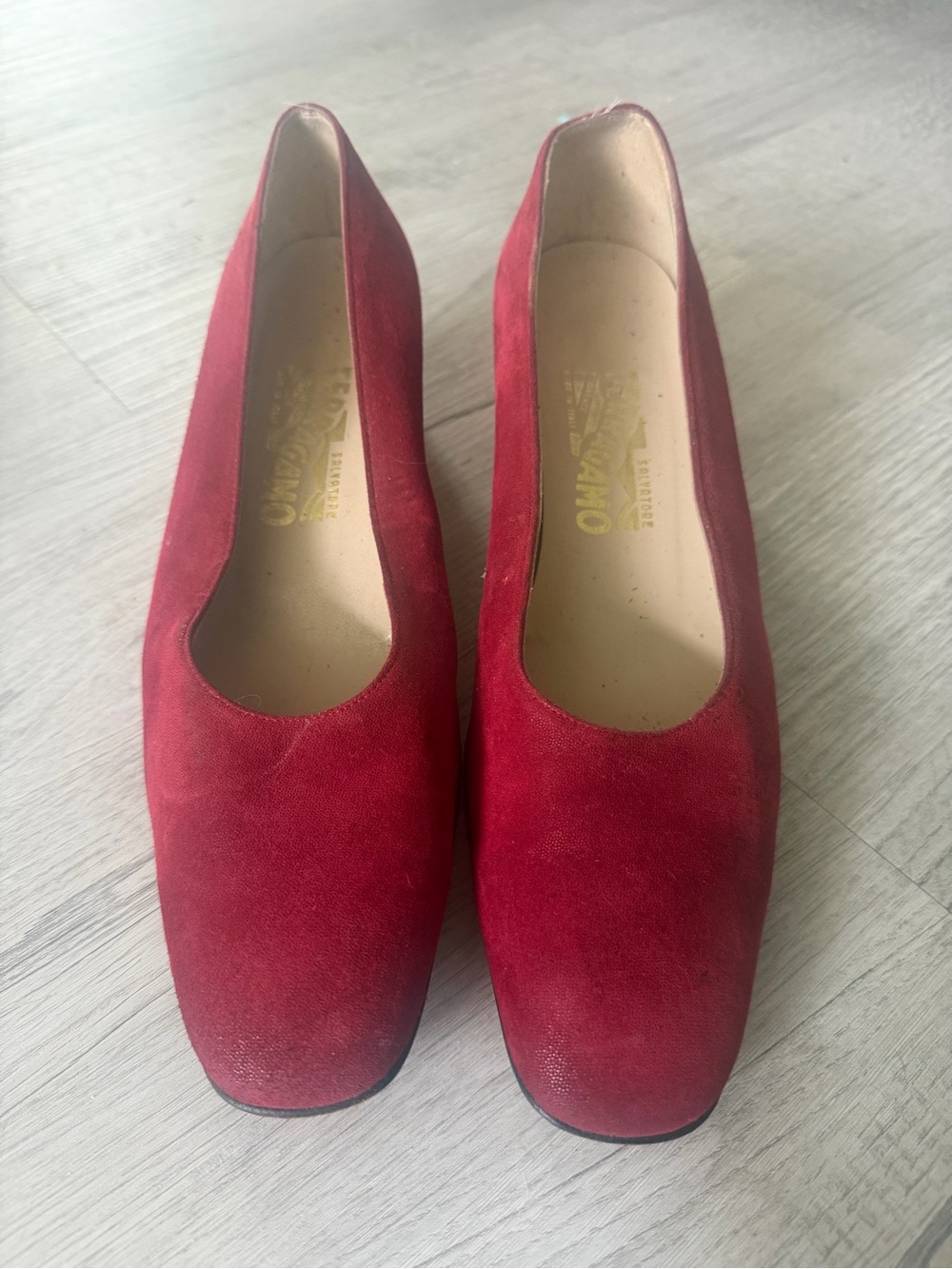 Red Suede Women's Pumps with Classic Rounded Toe 10.5 2A - Picture 2 of 7
